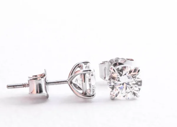 Diamond earring studs