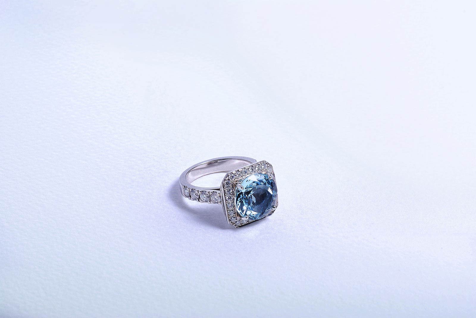 Custom made fine jewellery and diamond and gemstone engagement rings by Auckland jewellery designer Julian Bartrom
