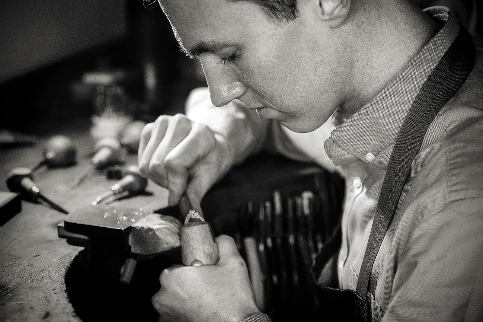 Auckland jewellery designers Julian Bartrom specialising in custom jewellery and custom made engagement ring design