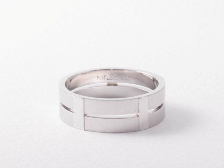 Men's platinum custom-made wedding ring by Auckland jewellery designer Julian Bartrom Jewellery.