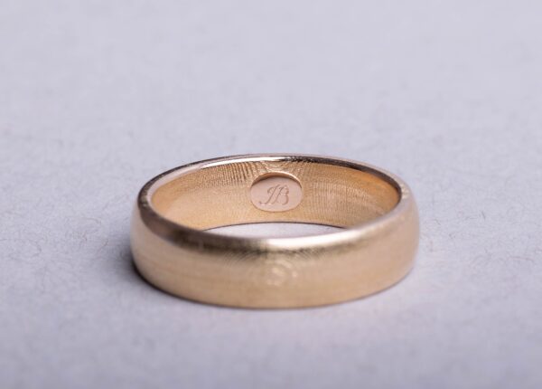 Wood grain wedding ring